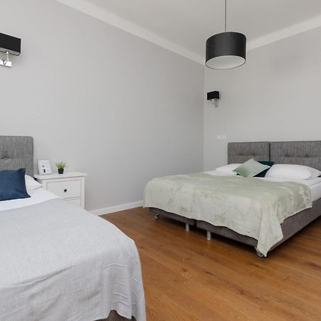 City Center Aparthotel Chmielna By Noclegi Renters Βαρσοβία Εξωτερικό φωτογραφία