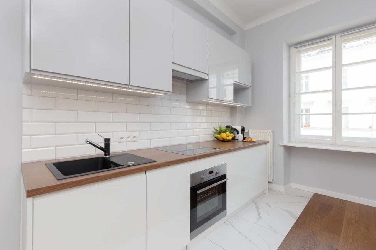 City Center Aparthotel Chmielna By Noclegi Renters Βαρσοβία Εξωτερικό φωτογραφία