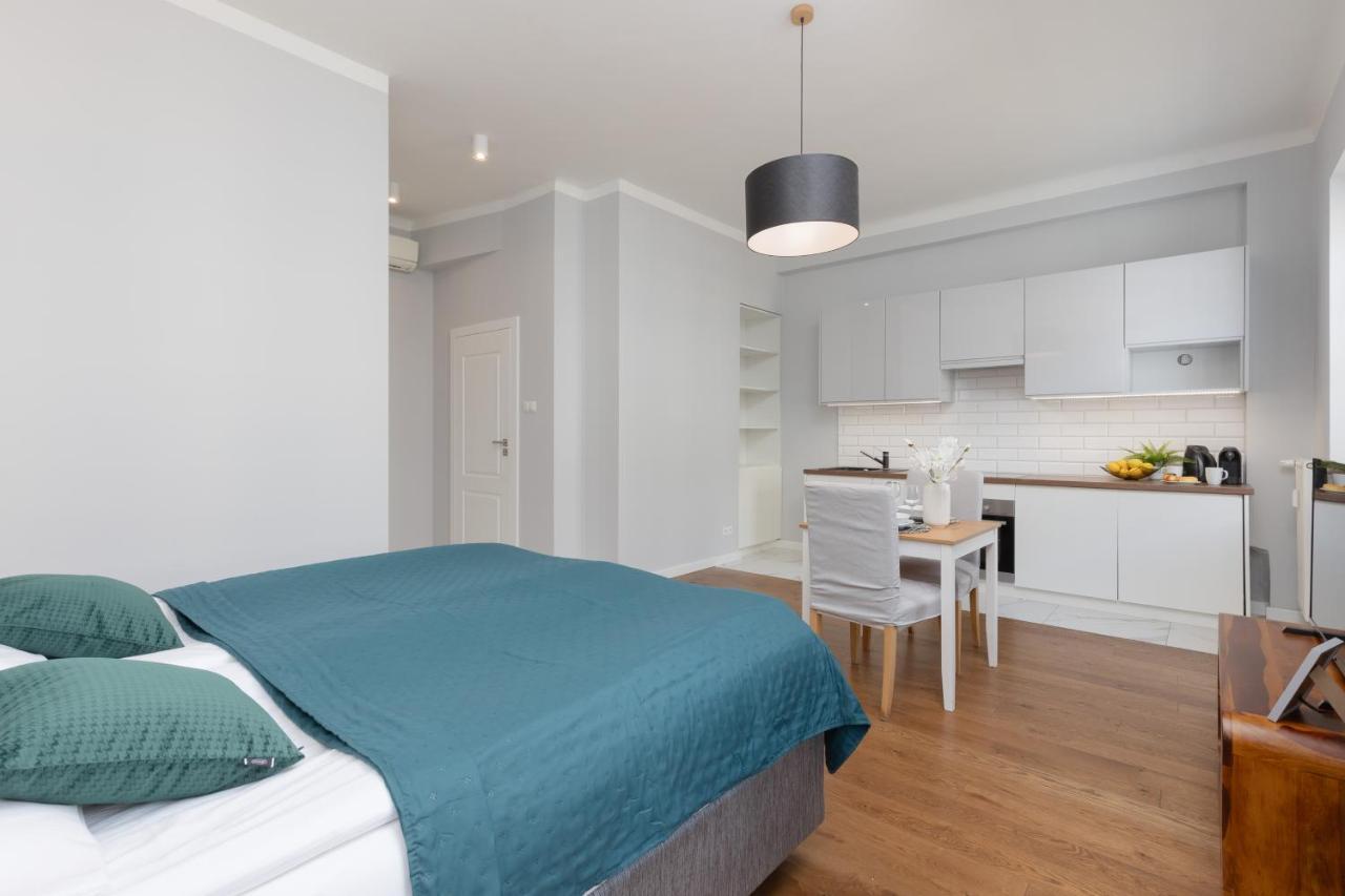 City Center Aparthotel Chmielna By Noclegi Renters Βαρσοβία Εξωτερικό φωτογραφία